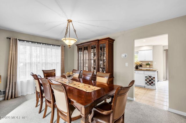 6 Edinburgh Court, Jackson, NJ 08527