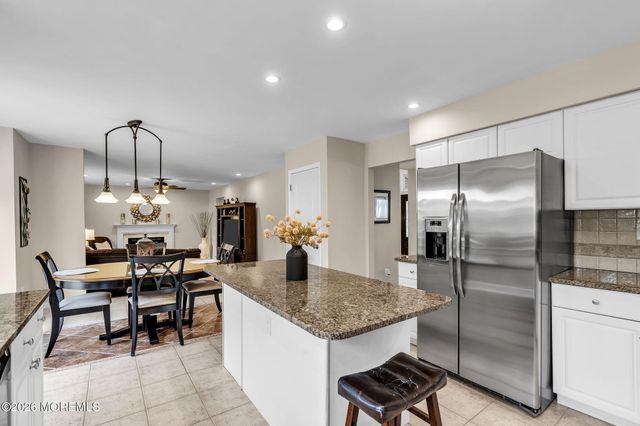 6 Edinburgh Court, Jackson, NJ 08527