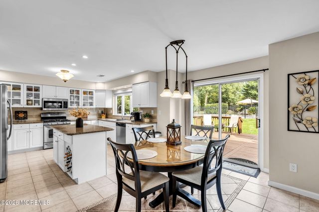 6 Edinburgh Court, Jackson, NJ 08527