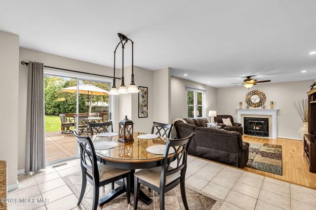 6 Edinburgh Court, Jackson, NJ 08527