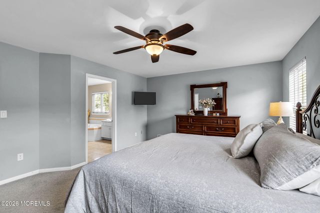 6 Edinburgh Court, Jackson, NJ 08527