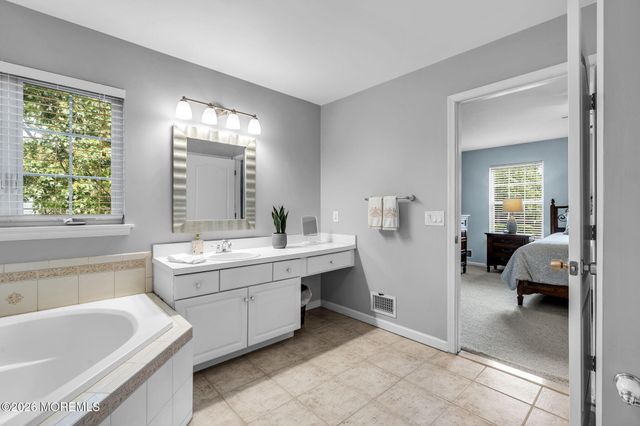 6 Edinburgh Court, Jackson, NJ 08527