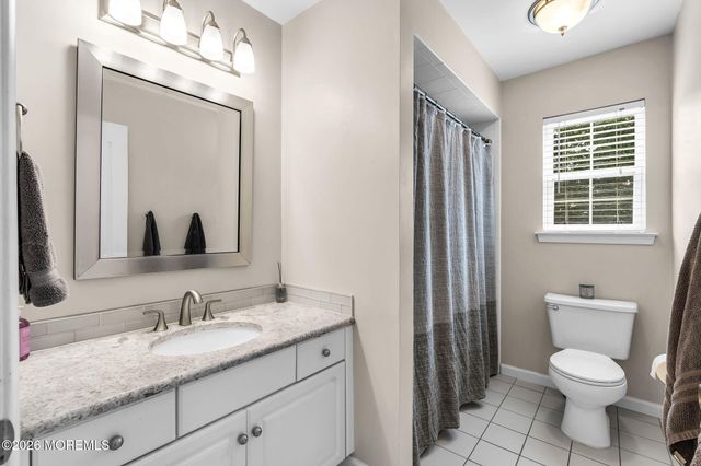 6 Edinburgh Court, Jackson, NJ 08527