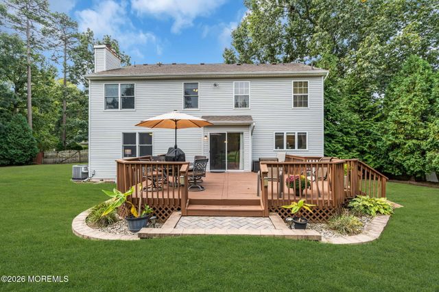 6 Edinburgh Court, Jackson, NJ 08527