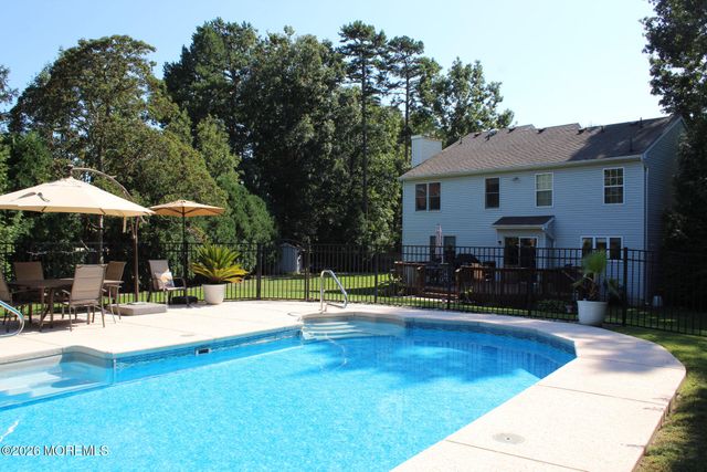 6 Edinburgh Court, Jackson, NJ 08527