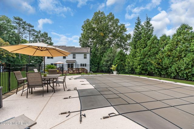 6 Edinburgh Court, Jackson, NJ 08527