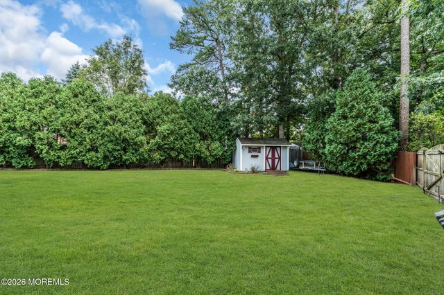 6 Edinburgh Court, Jackson, NJ 08527