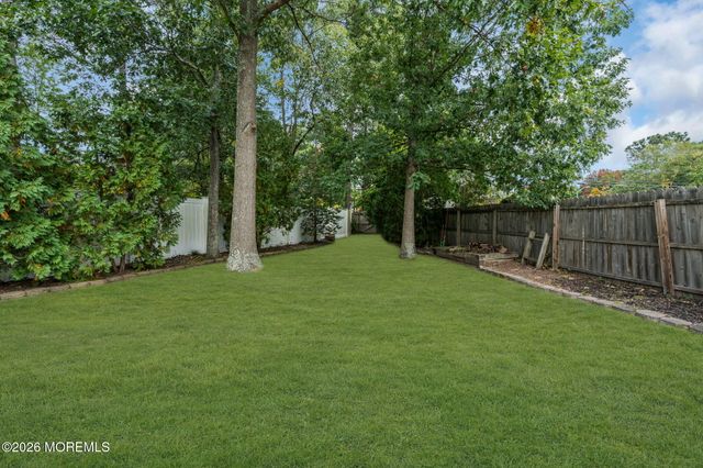 6 Edinburgh Court, Jackson, NJ 08527