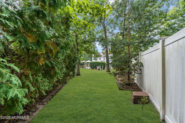 6 Edinburgh Court, Jackson, NJ 08527