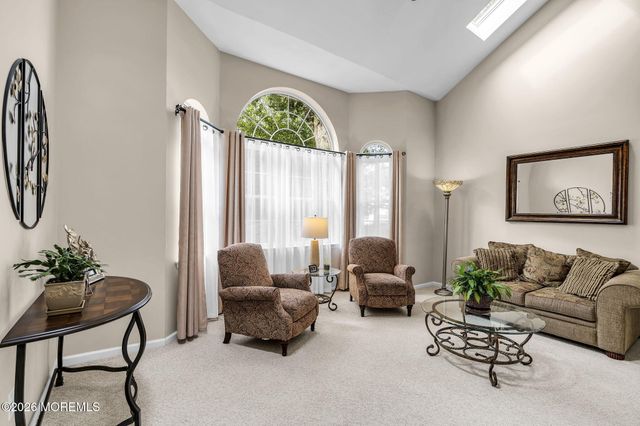 6 Edinburgh Court, Jackson, NJ 08527