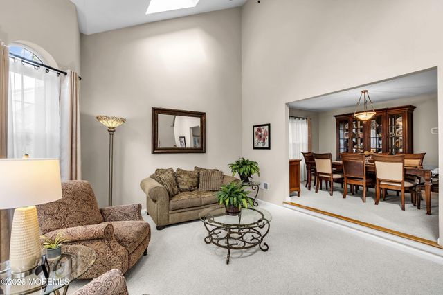 6 Edinburgh Court, Jackson, NJ 08527