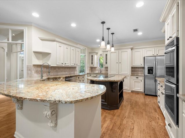 7 Wellesley Drive, Conroe, TX 77304