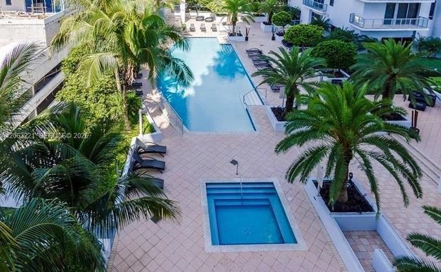 1050 Brickell Avenue 402, Miami, FL 33131