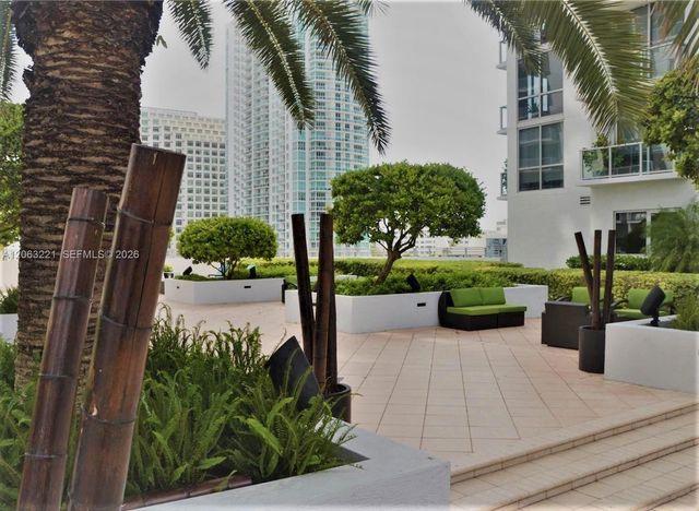 1050 Brickell Avenue 402, Miami, FL 33131