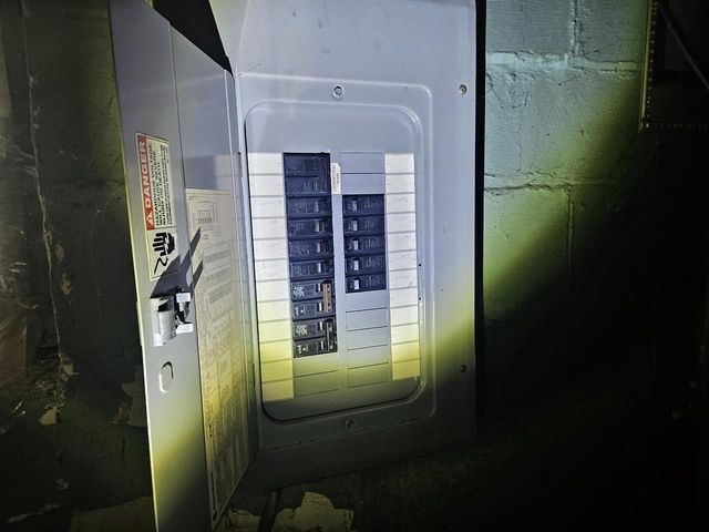 4143 N 10th STREET, Milwaukee, WI 53209