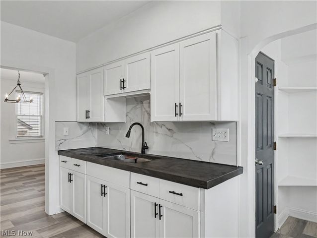 4084 W 50th Street, Cleveland, OH 44144