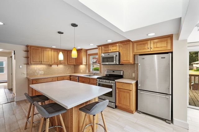 21 Muriel Rd, Swampscott, MA 01907