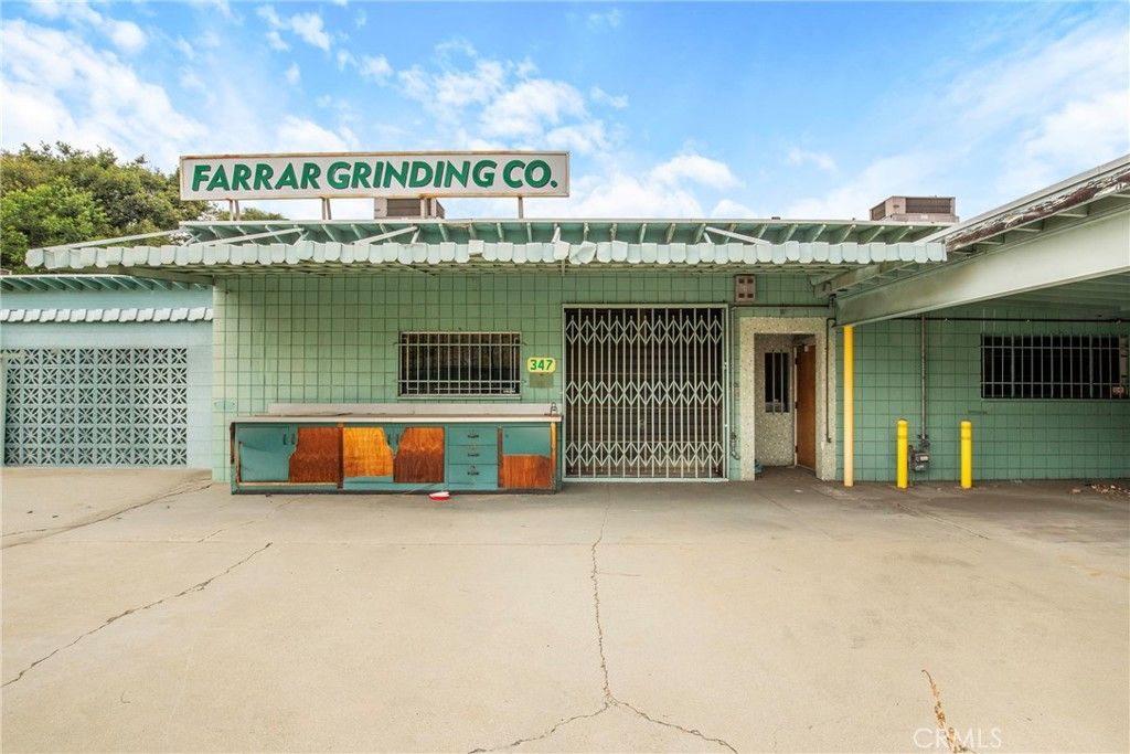 335 E Beach Avenue, Inglewood, CA 90302 — photo 3
