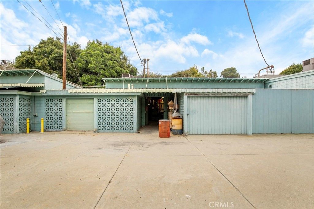 335 E Beach Avenue, Inglewood, CA 90302 — photo 4
