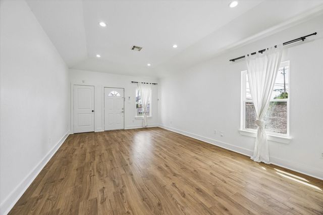 5105 Chapman Street, Houston, TX 77009