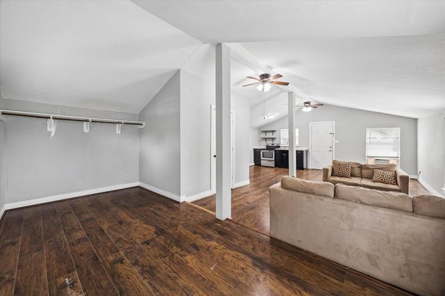 5105 Chapman Street, Houston, TX 77009