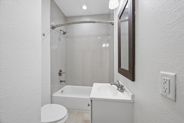 5105 Chapman Street, Houston, TX 77009