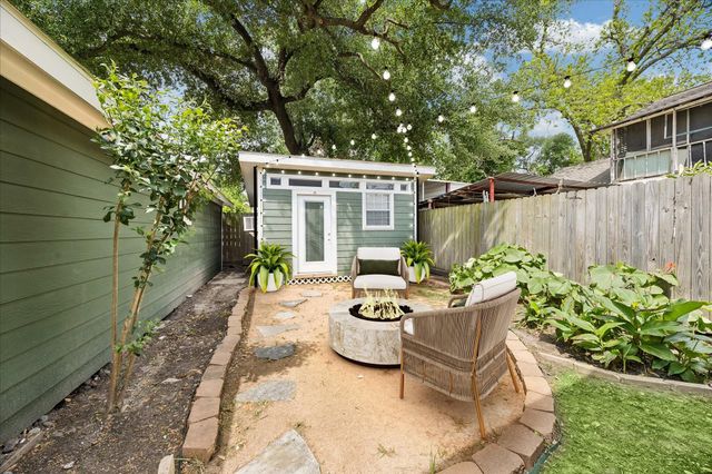 5105 Chapman Street, Houston, TX 77009