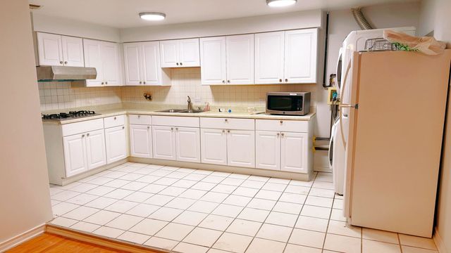 238 W 31st Street 2W, Chicago, IL 60616