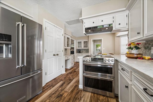 16418 Clearcrest Drive, Houston, TX 77059