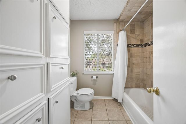 16418 Clearcrest Drive, Houston, TX 77059