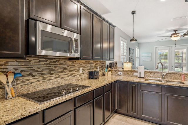 525 GUNSTON CT, Davenport, FL 33837