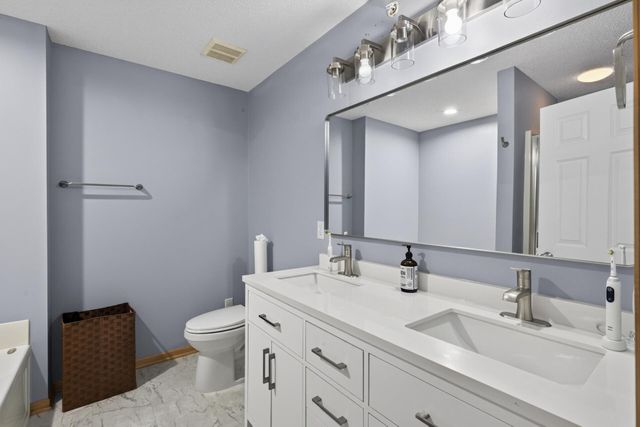 5058 Yuma Lane N, Plymouth, MN 55446