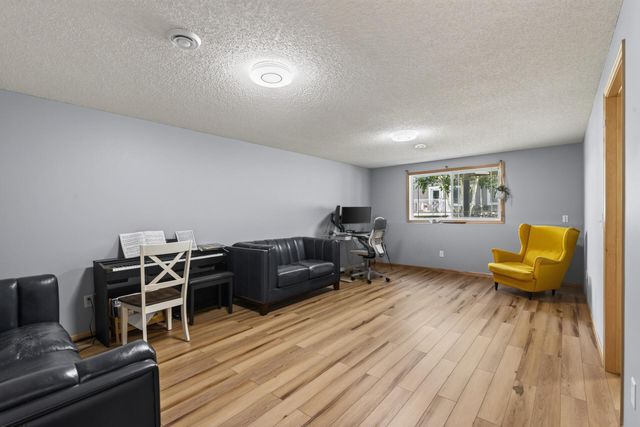 5058 Yuma Lane N, Plymouth, MN 55446
