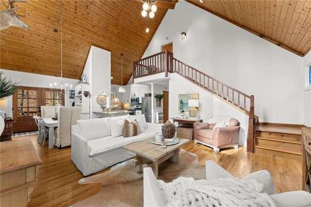 315 N Lake Drive, Sautee Nacoochee, GA 30571