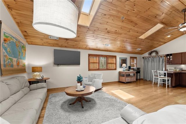 315 N Lake Drive, Sautee Nacoochee, GA 30571