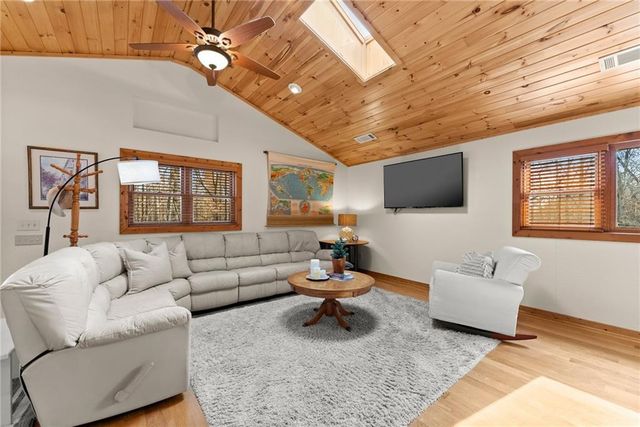 315 N Lake Drive, Sautee Nacoochee, GA 30571