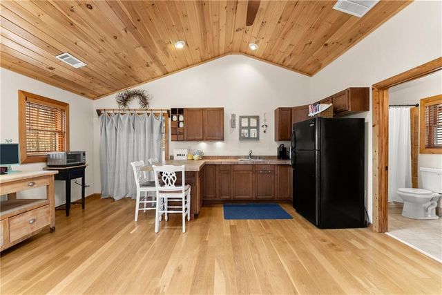 315 N Lake Drive, Sautee Nacoochee, GA 30571