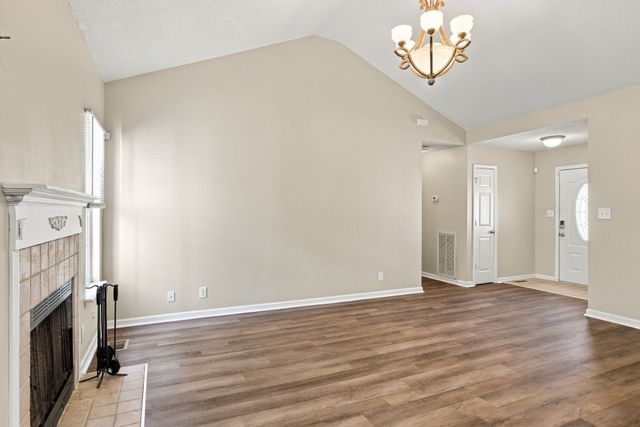 3807 Man O War Blvd, Clarksville, TN 37042