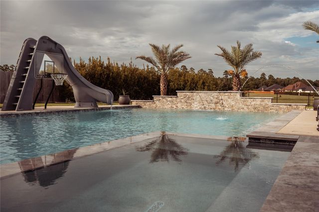 18807 Serene Water Drive, Montgomery, TX 77356