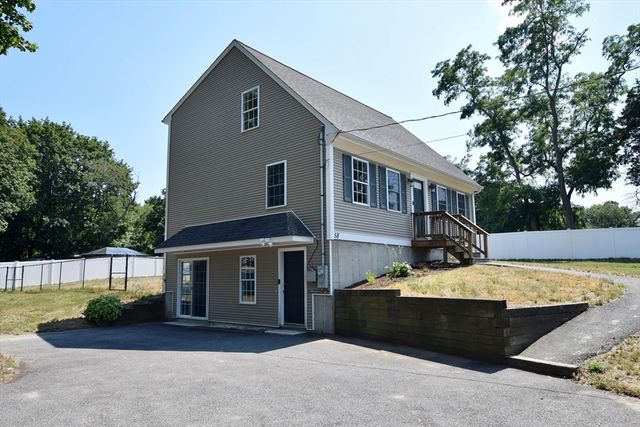 58 Wareham St., Middleboro, MA 02346
