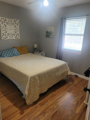 134 Whispering Pines DR, Bastrop, TX 78602
