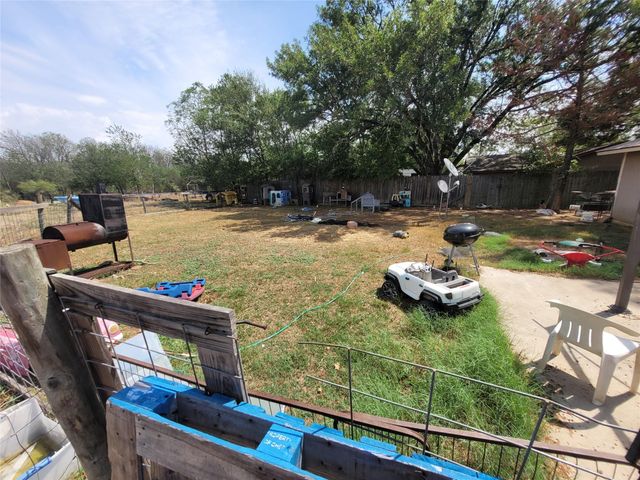 134 Whispering Pines DR, Bastrop, TX 78602