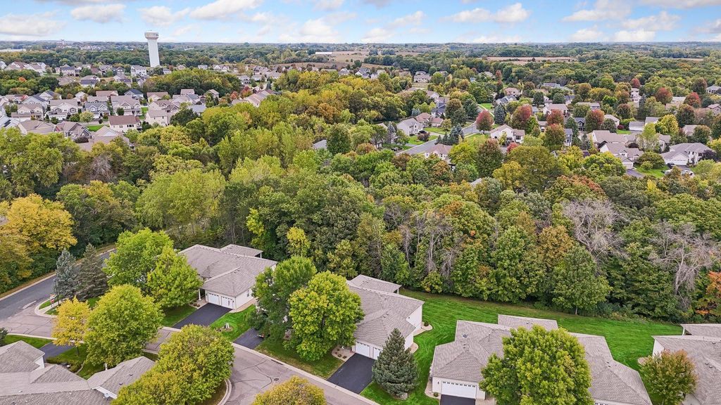 980 Carriage Lane, Chaska, MN 55318 — photo 4
