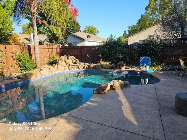 432 Gladstone Ct, Roseville, CA 95747