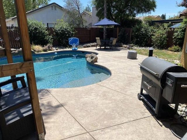 432 Gladstone Ct, Roseville, CA 95747