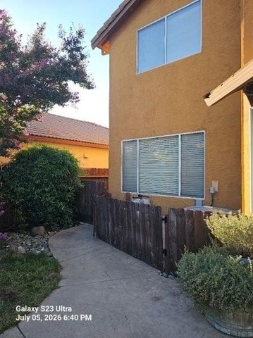 432 Gladstone Ct, Roseville, CA 95747