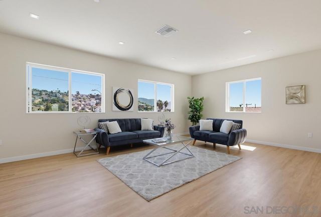 1302 La Presa Ave., Spring Valley, CA 91977