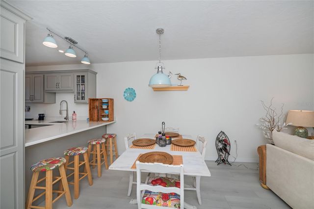 1041 CAPRI ISLES BOULEVARD 104, Venice, FL 34292