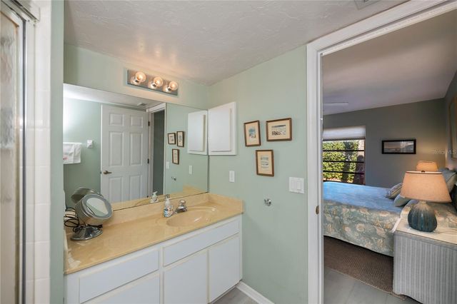 1041 CAPRI ISLES BOULEVARD 104, Venice, FL 34292