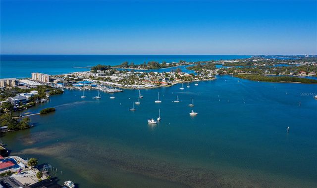 1041 CAPRI ISLES BOULEVARD 104, Venice, FL 34292